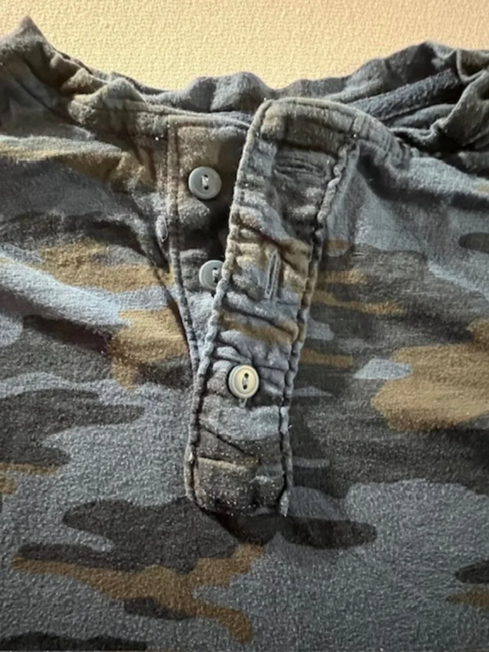 GAP Kids Camo camouflage long-sleeved Henley Tee blue brown black size XL(12)‎